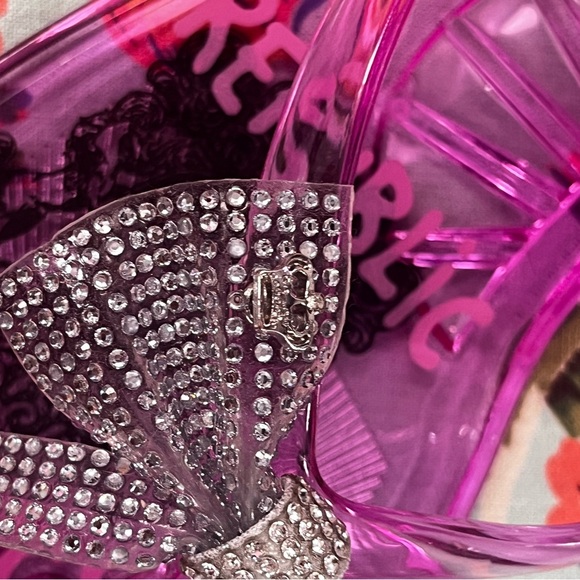 I 💗 OFFERS! Juicy Couture Transparent Purple Sandals with Glitter Bow - Picture 6 of 7